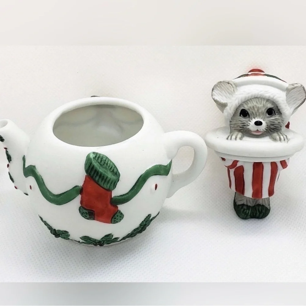 Vintage Mouse in a Teapot Ceramic Trinket Box Porcelain Keepsake Box Jewelry Box